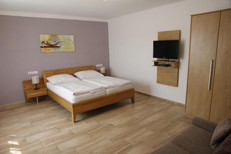 Double Room for Single Use image 4