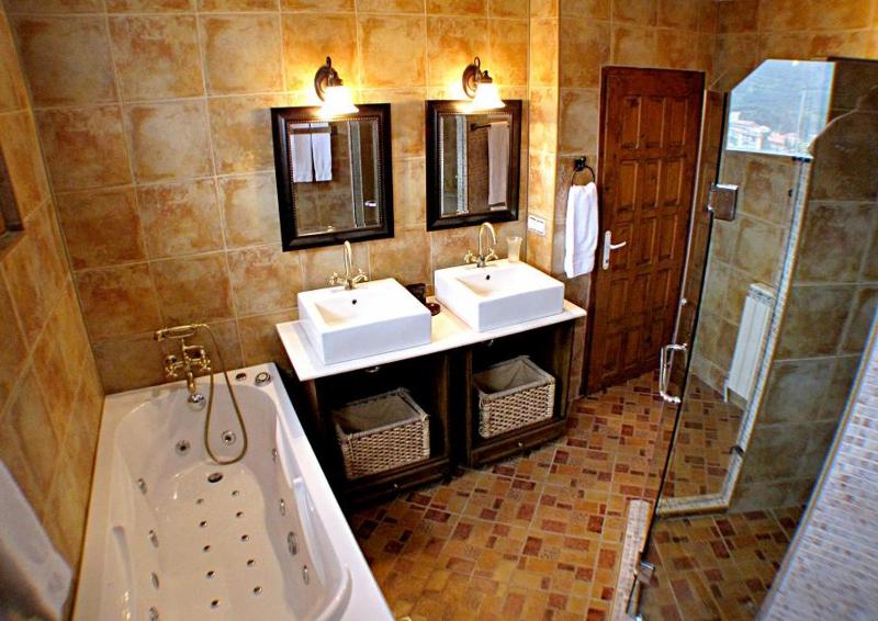 Triple Room image 3