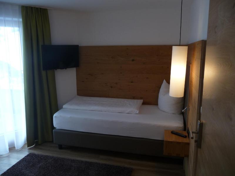 Single Room image 2