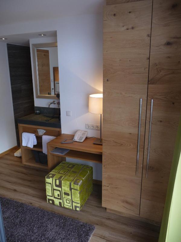 Single Room image 4