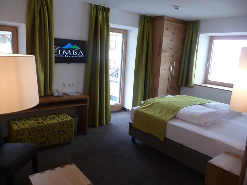 Double Room image 3