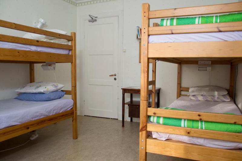 Economy Quadruple Room image 4