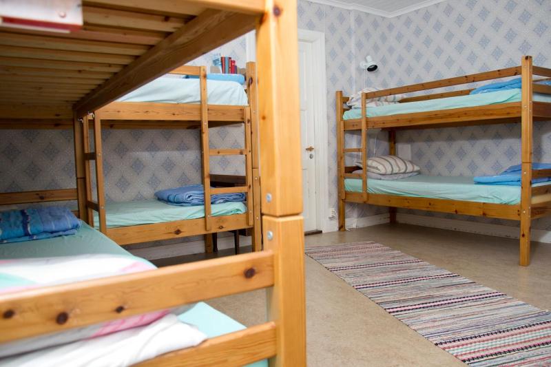 six-Bedroom Economy image 4