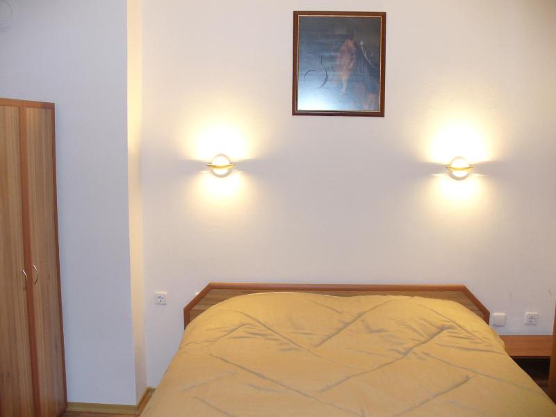 Double Room image 3