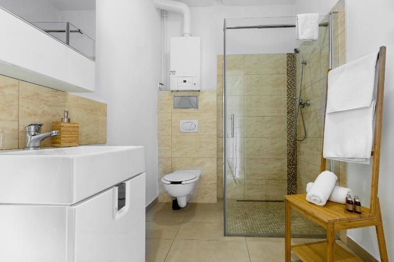 One-Bedroom Apartment image 3
