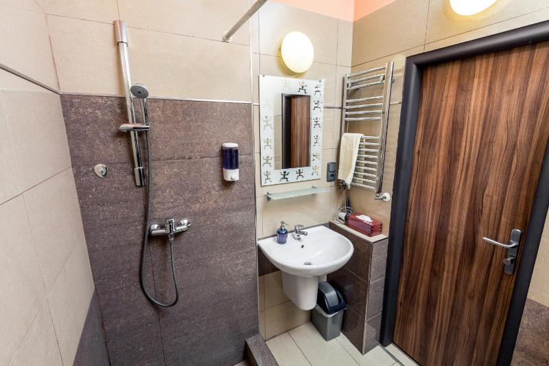 Twin Room with Shared Bathroom image 4