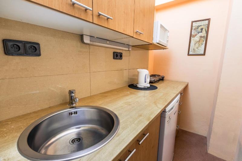 Twin Room with Shared Bathroom image 3