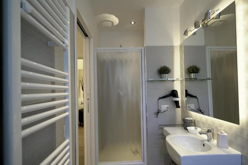 Double Room with Private Bathroom image 1