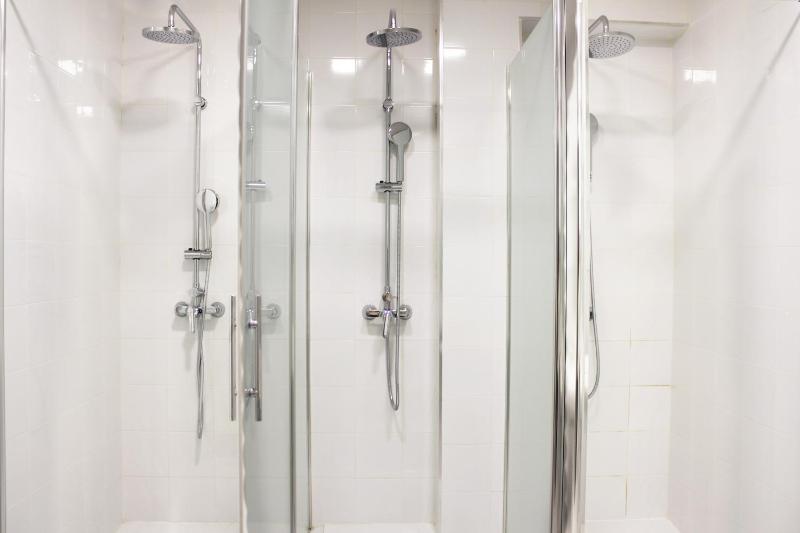 Single Bed in Dormitory Room image 2