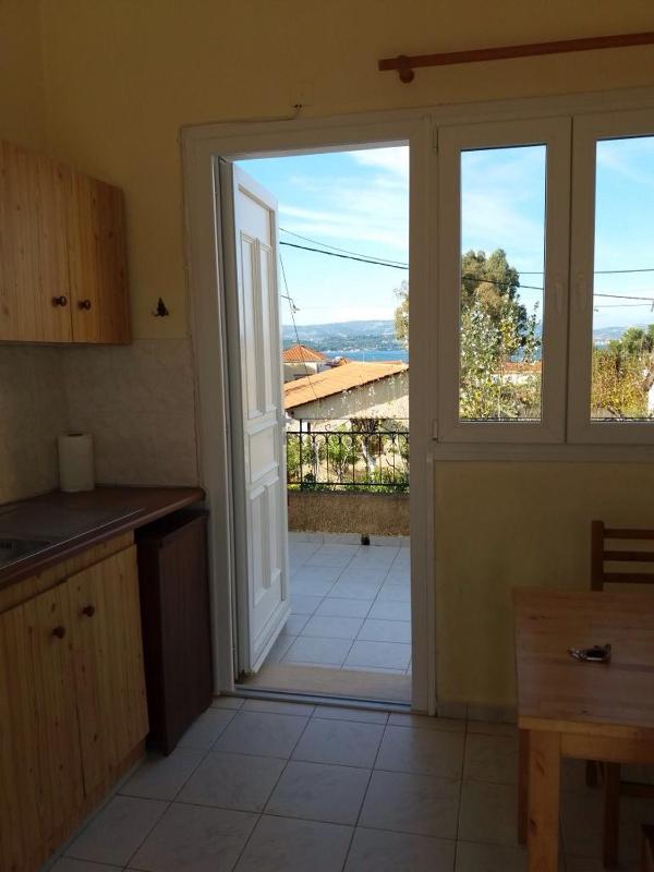 Yellow house - image 20