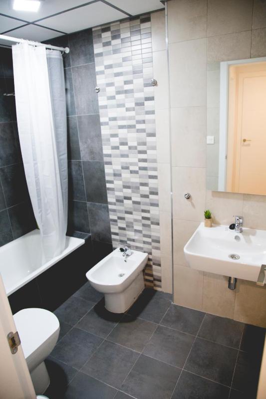 One-Bedroom Apartment image 1