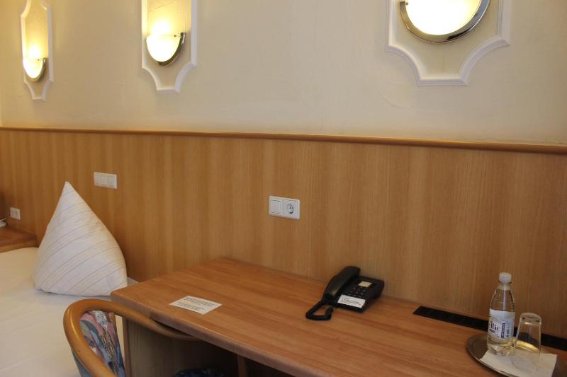 Double Room image 1