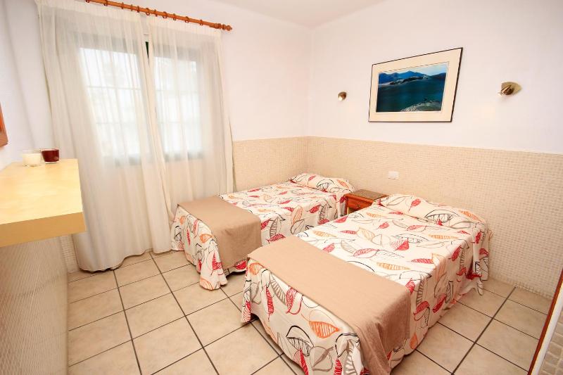 Standard One-Bedroom Apartment image 3