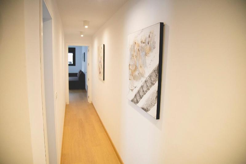 One-Bedroom Apartment image 2