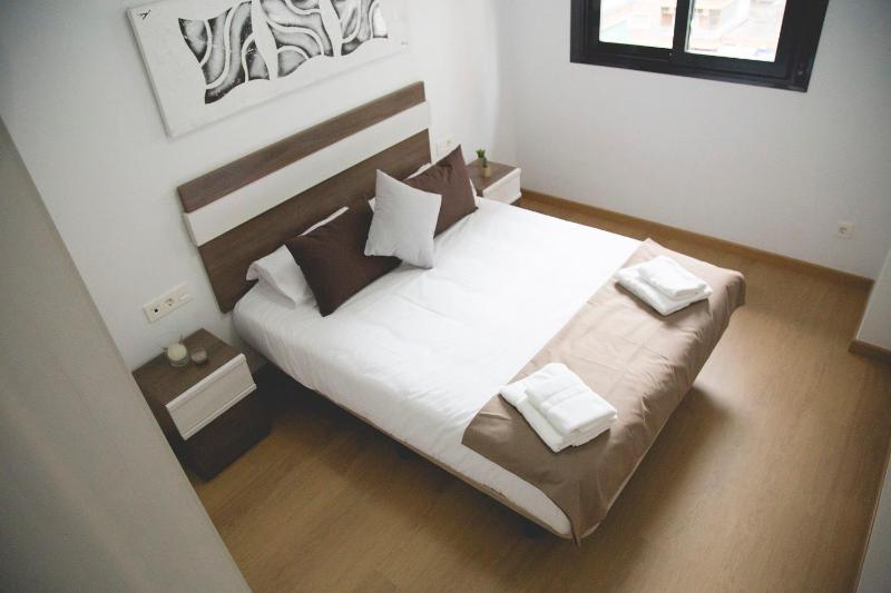 One-Bedroom Apartment image 4