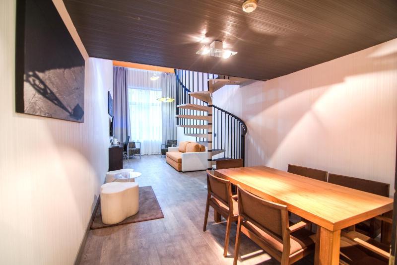 Duplex Quadruple Room image 3