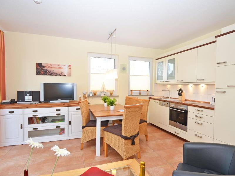 One-Bedroom Apartment image 3