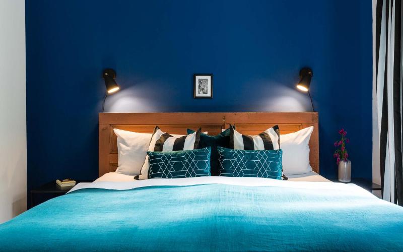 Deluxe One-Bedroom Apartment with Balcony  image 3