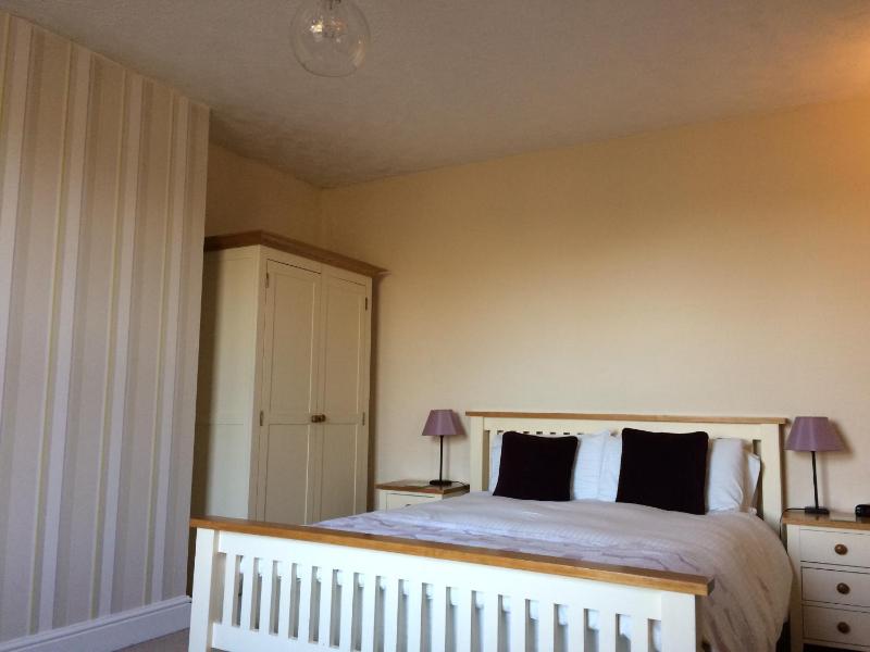 Superior King Room image 2