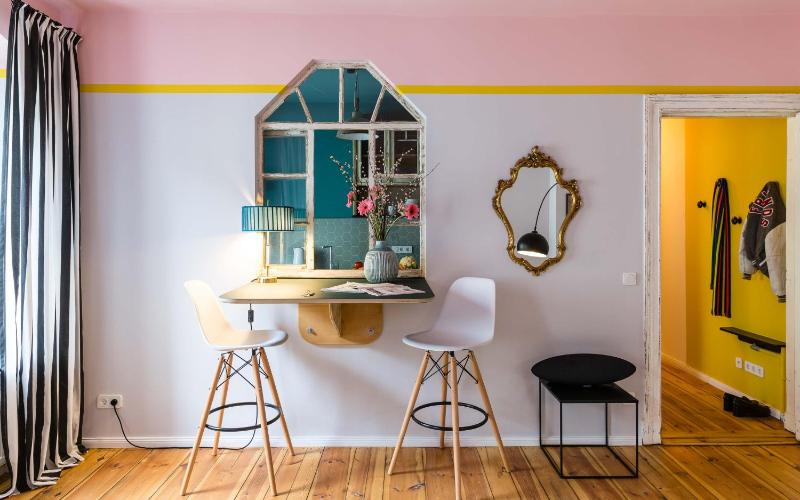 Business One-Bedroom Apartment with Balcony image 3