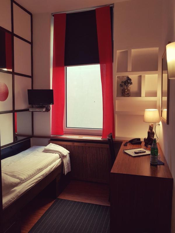 Economy Single Room image 4