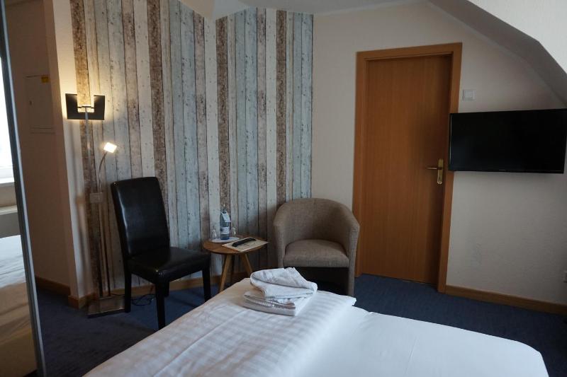 Small Double Room image 3