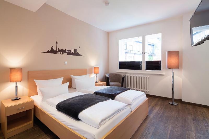 Double or Twin Room image 4