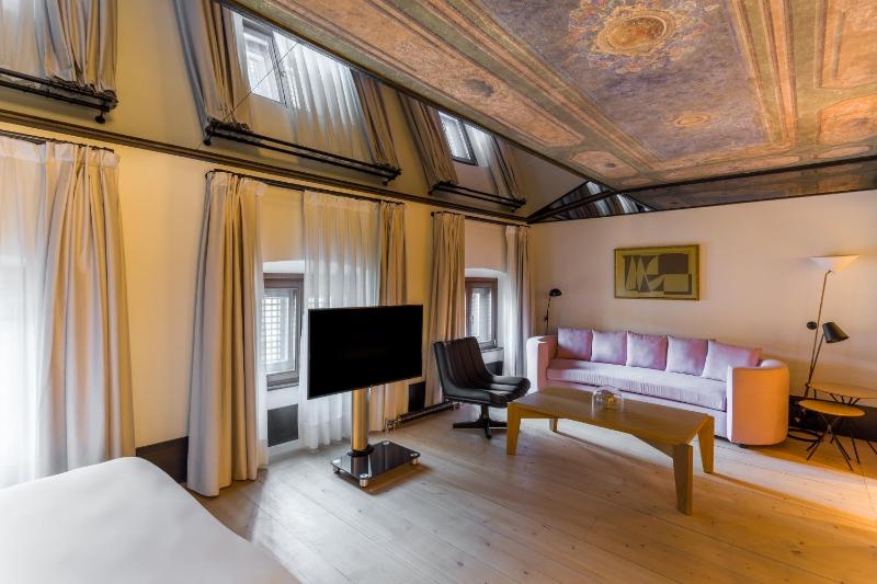 Junior Suite image 3