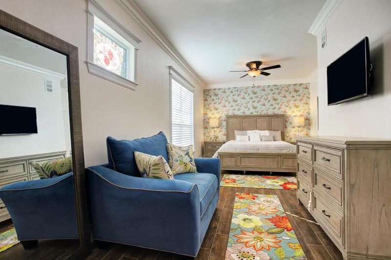 Executive Suite image 2