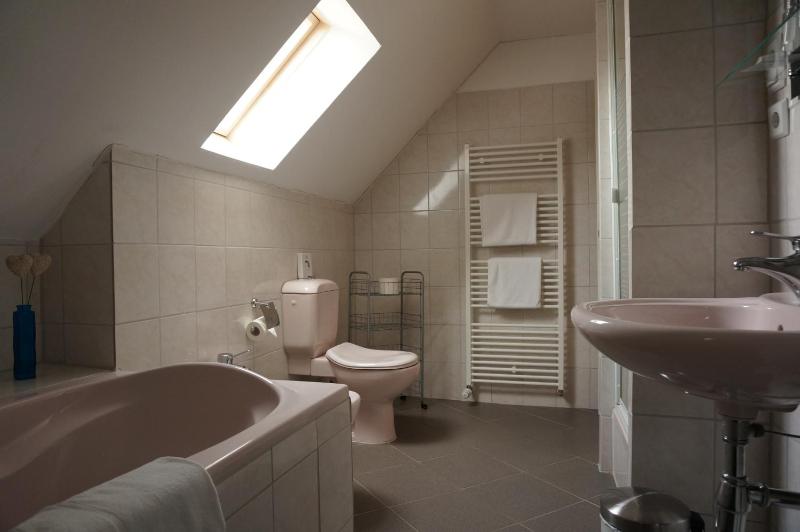 Deluxe Double Room image 3