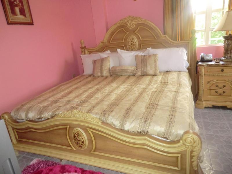 PG Quality Inn - image 9