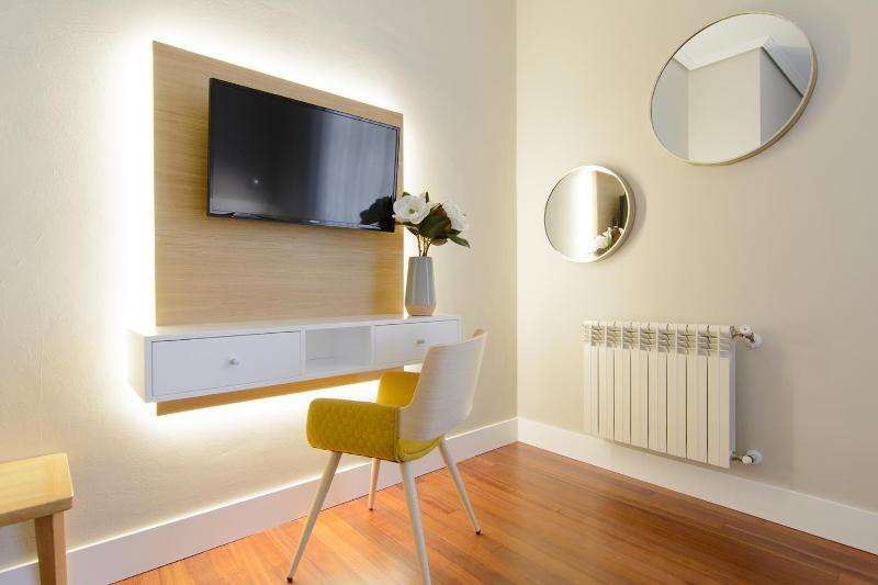 Superior Twin Room image 1