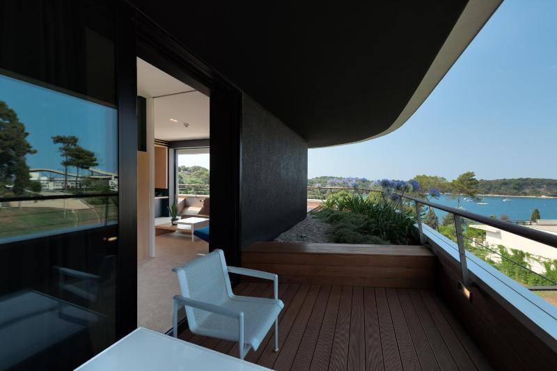 Bay Suite image 4