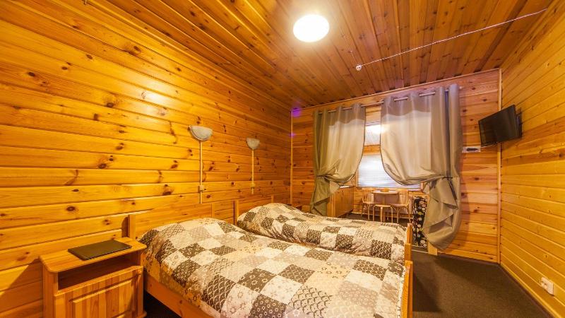 Standard Twin Room image 1