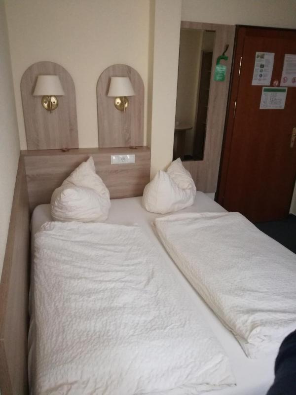 Small Double Room image 2