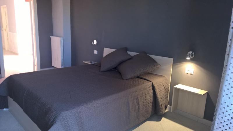 Deluxe Queen Room with Two Queen Beds image 3