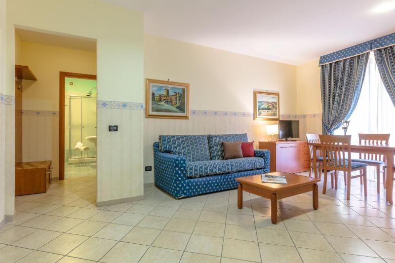One-Bedroom Apartment image 4