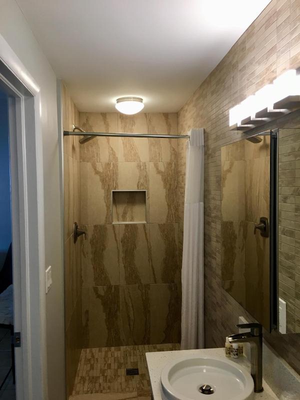 Queen Suite image 3
