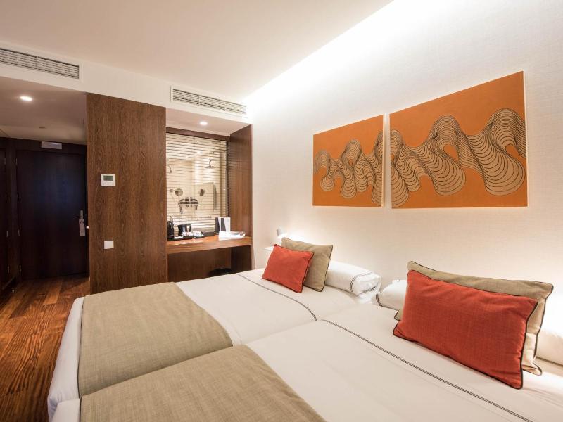 Superior Double Room image 3
