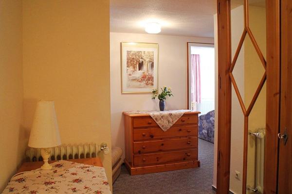 Family Room image 3