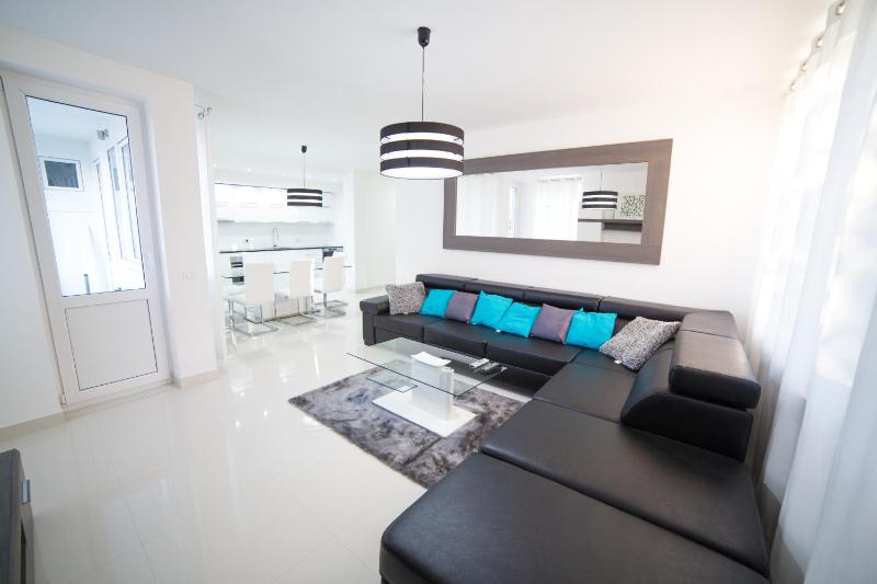Deluxe Apartment image 3