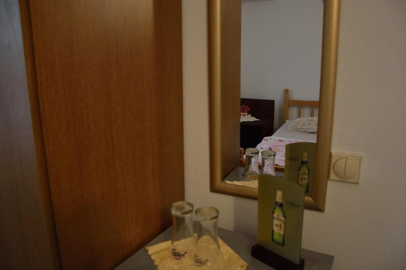 Comfort Triple Room with Shower image 4