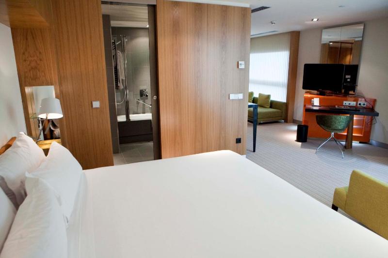Double or Twin Room with Sitting Area image 1