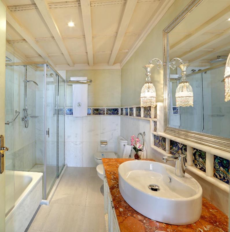 Junior Suite image 2