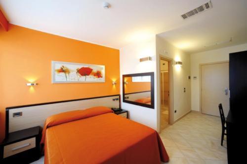 Double Room (1 Adult) image 1