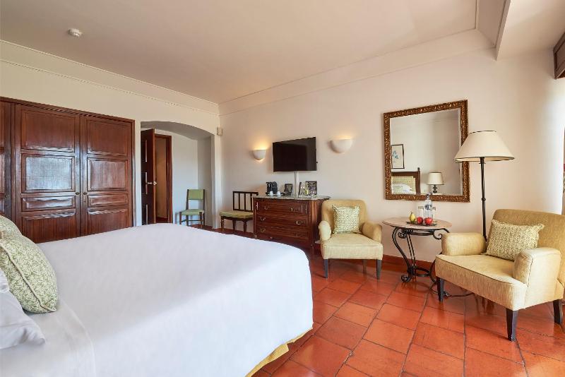 Classic Double or Twin Room with Land View image 1