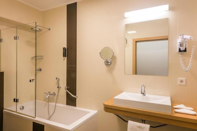 Double Room image 1