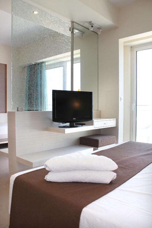 Sea Melody Beach Hotel Apartments - image 13