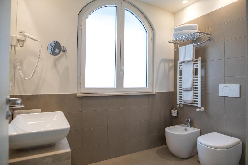 Standard Double Room image 2