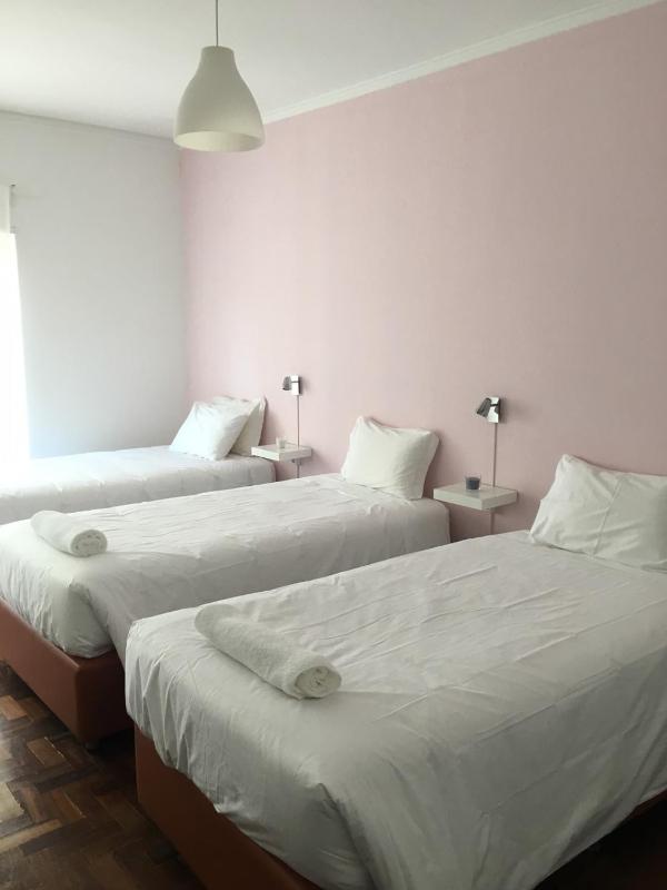 Triple Room with Balcony image 4